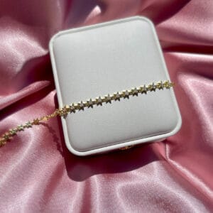 Yıldız taşlı bileklik