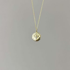 Kapaklı Kraliçe Arı Kolye